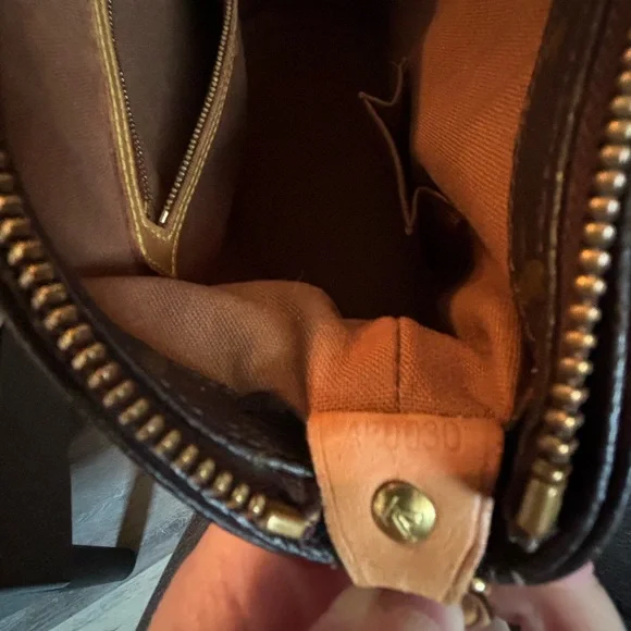 Authentic Louis Vuitton Monogram Cabas Mezzo Tote Bag - Good Condition - Picture 12 of 12